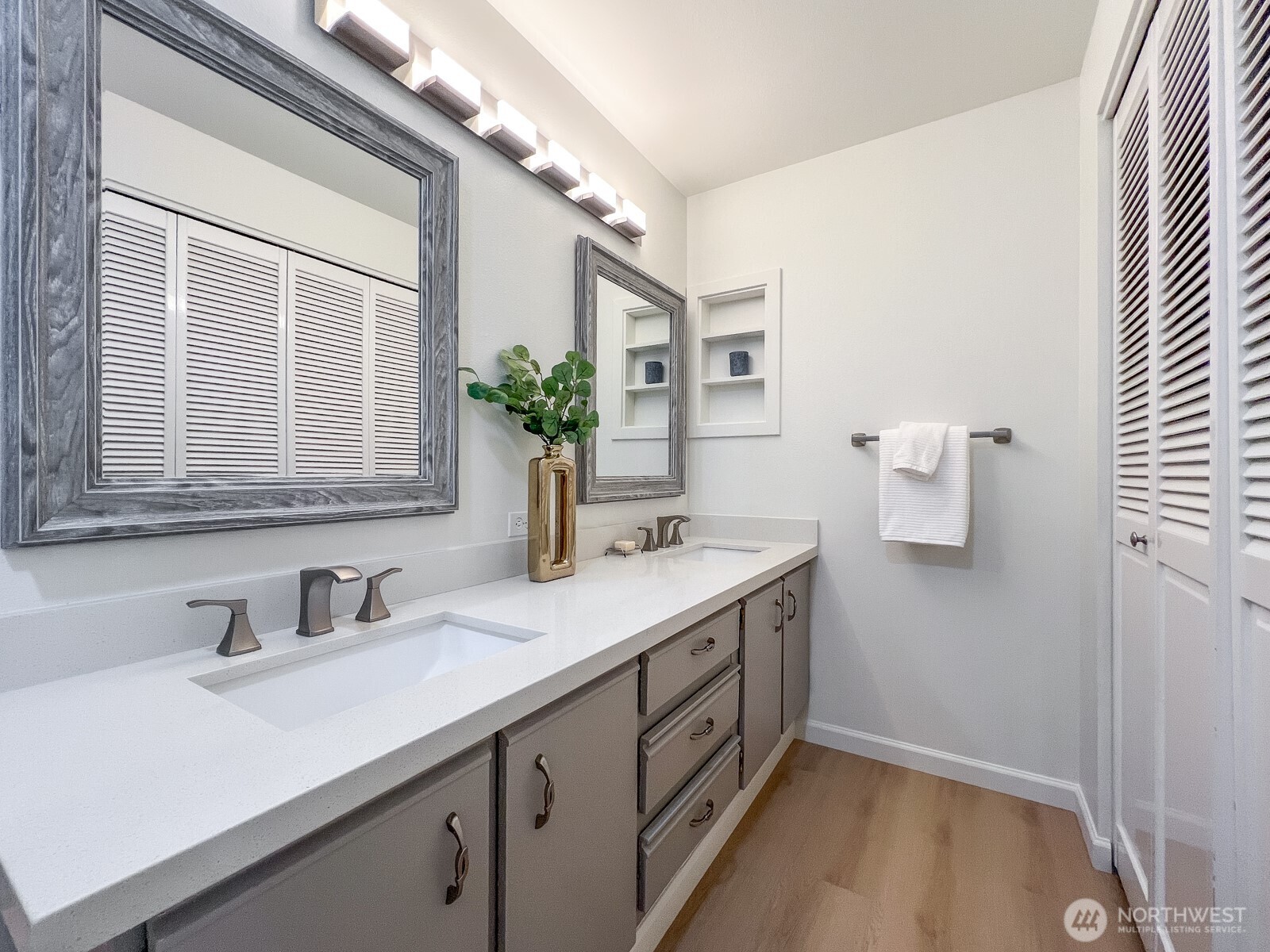 1224 6th Avenue S Unit: C305