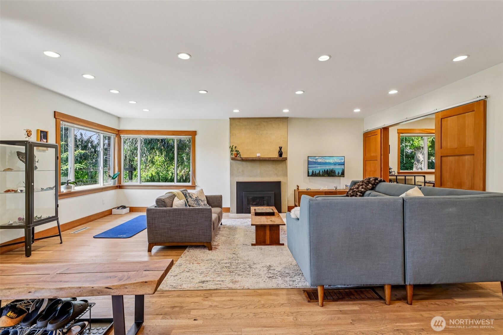 6412 SW Hinds Street