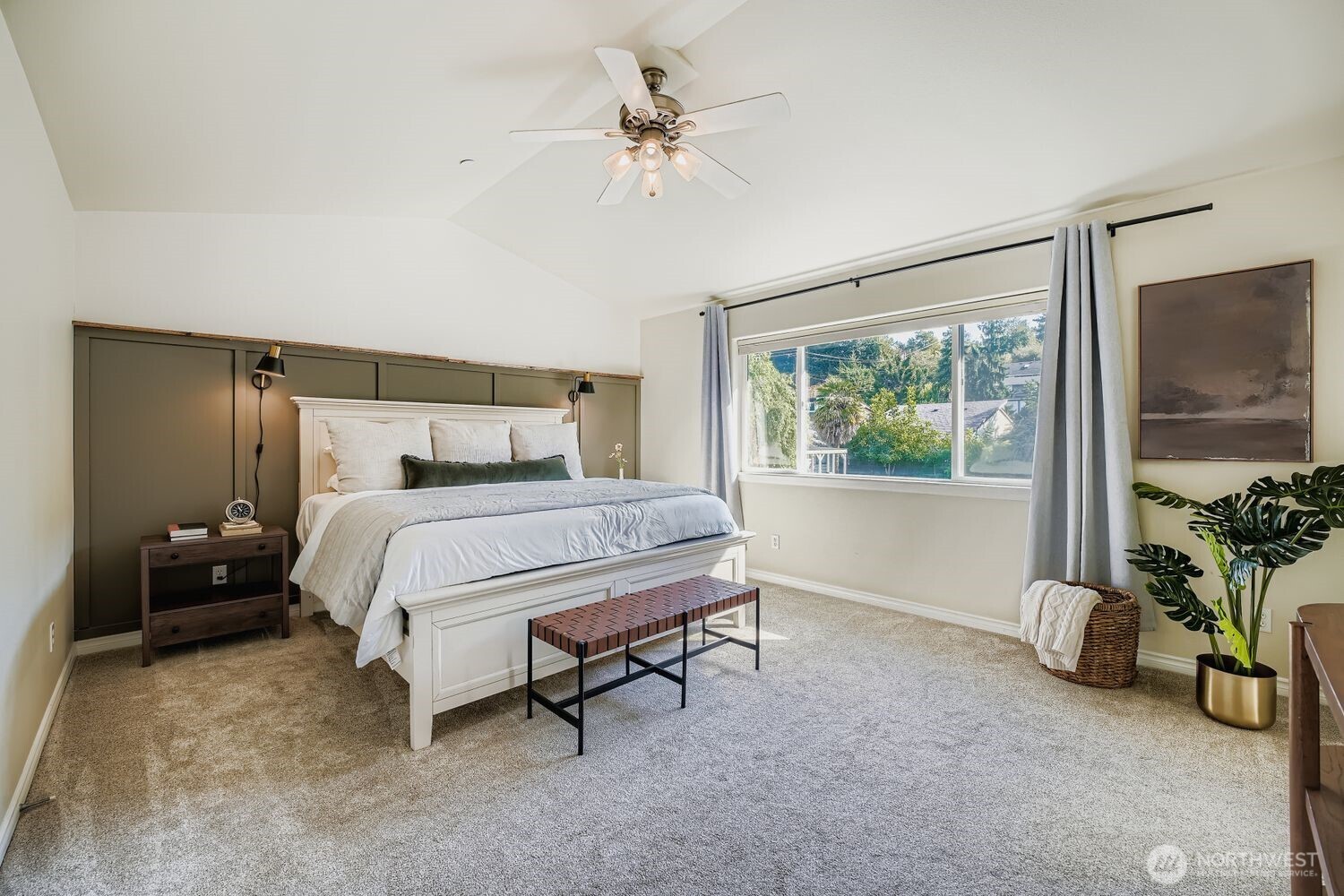 2233 SW 104th Street