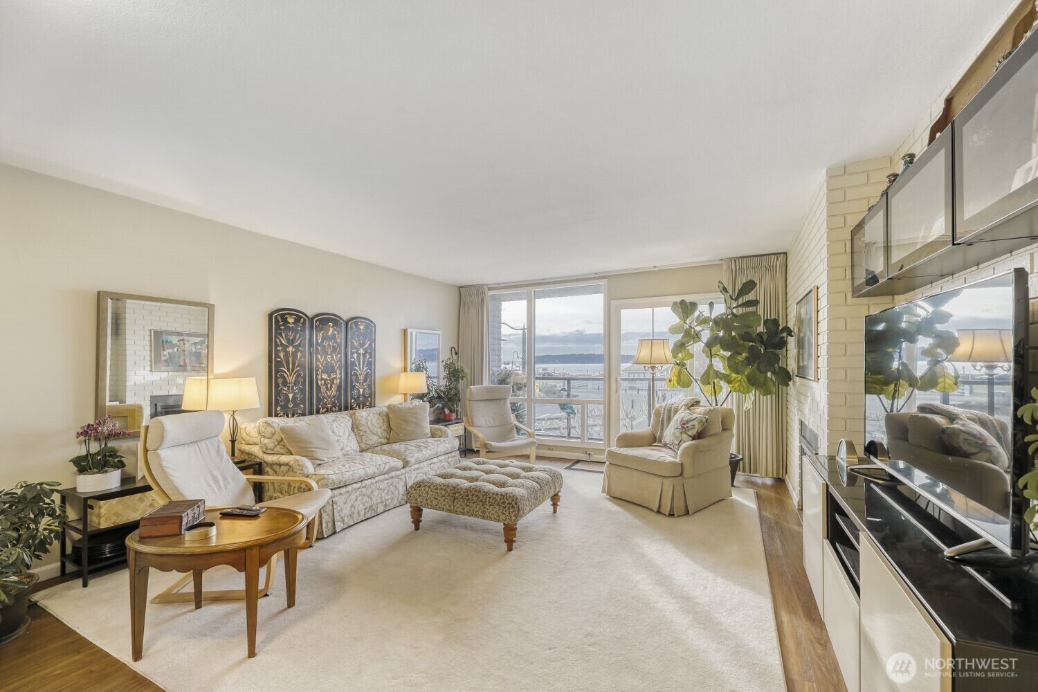 610 Front Street Unit: 201