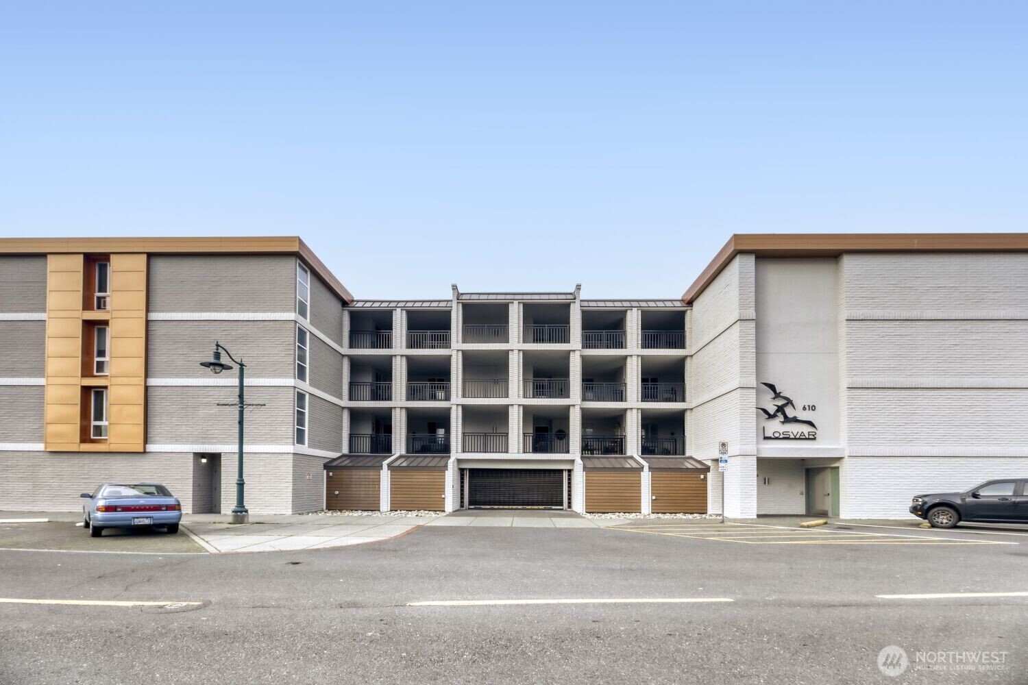 610 Front Street Unit: 201