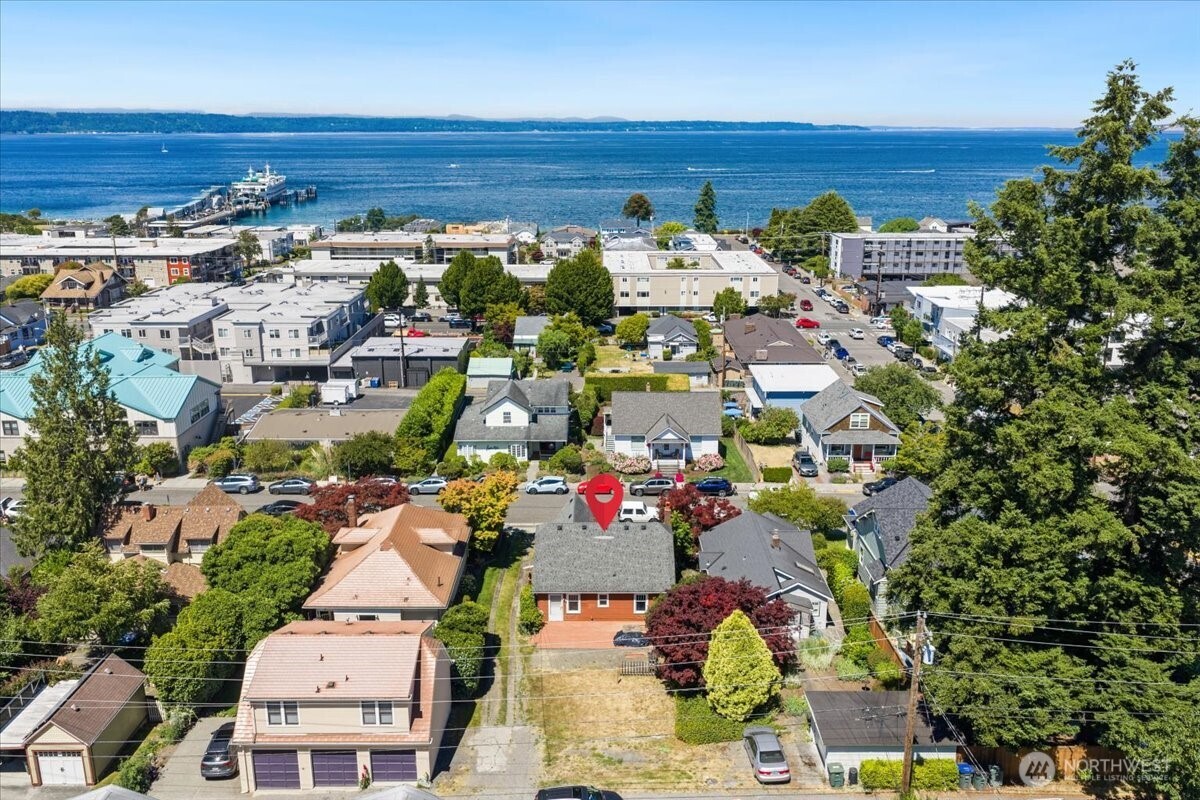 228 4th Avenue N