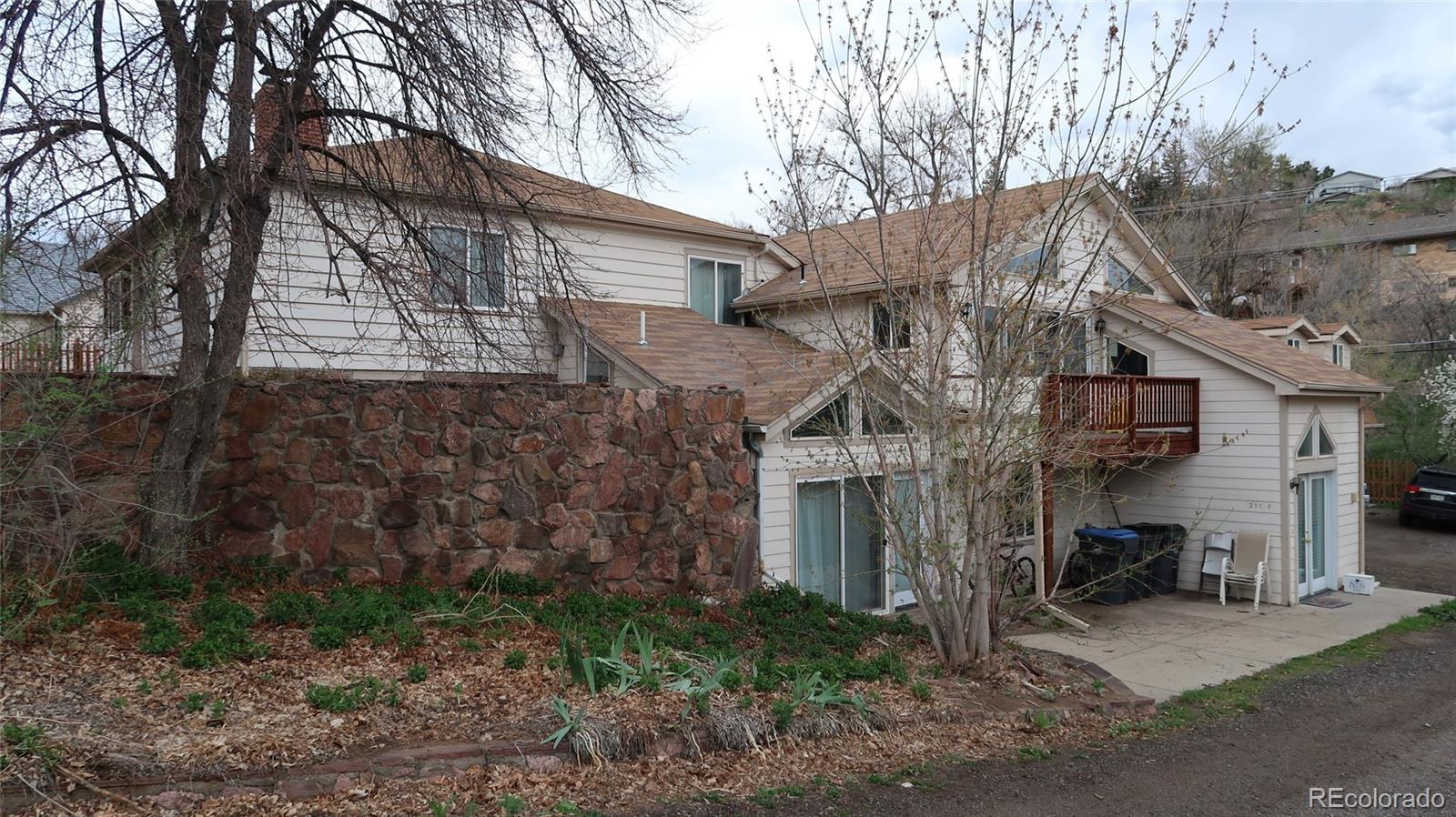 339 Arapahoe Street