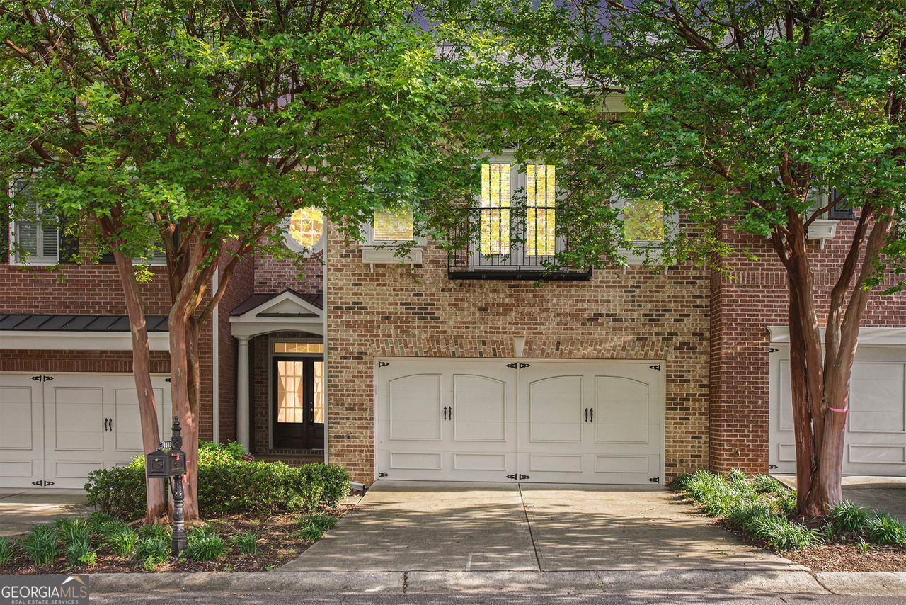 3403 VILLAGE GREEN Drive