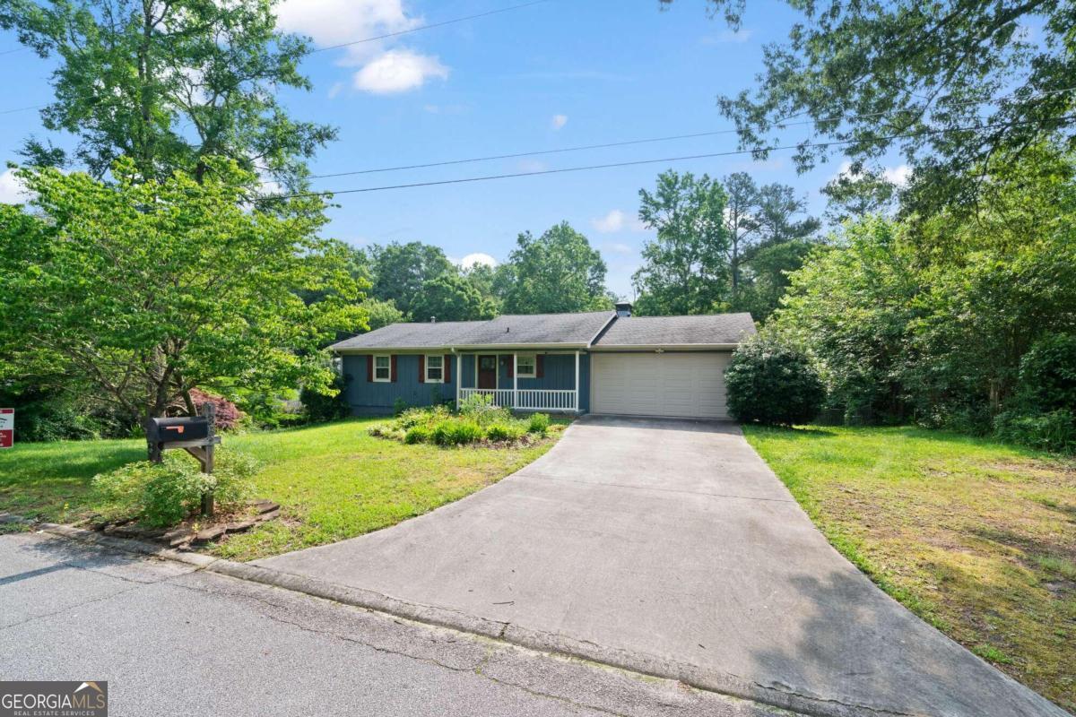 1382 Country Lane Way NE