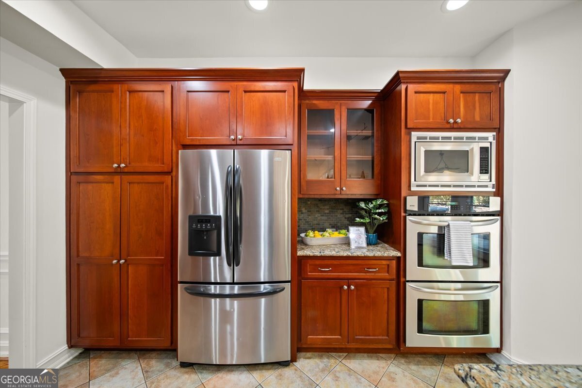 1560 Oak Park Cove