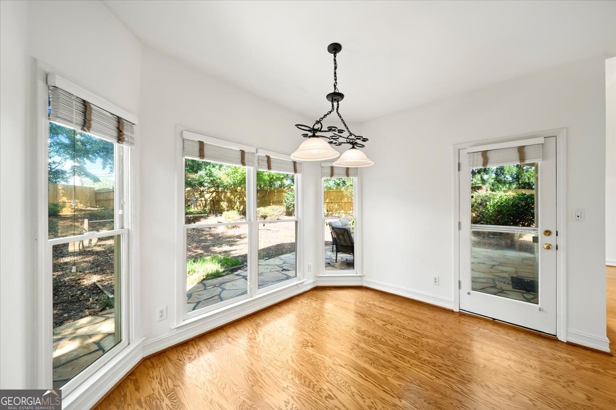 1560 Oak Park Cove