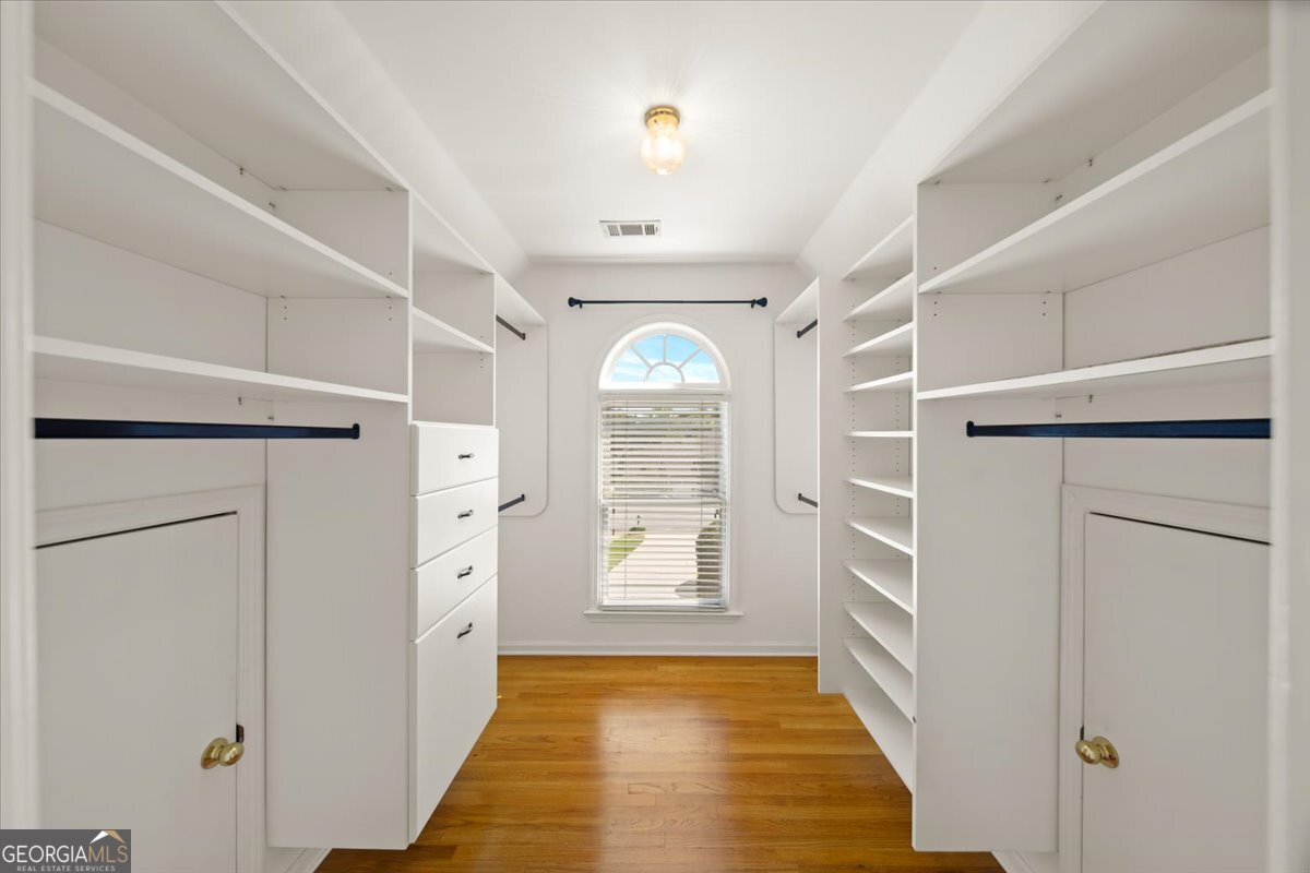 1560 Oak Park Cove
