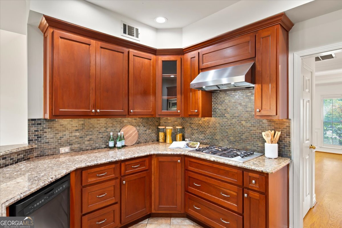 1560 Oak Park Cove