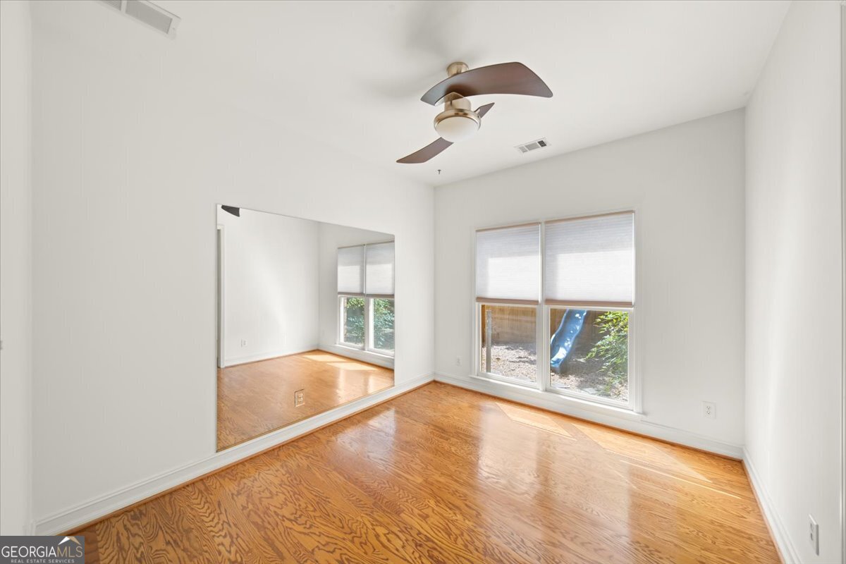 1560 Oak Park Cove