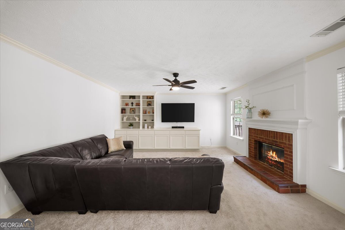 1585 Pinebreeze Drive