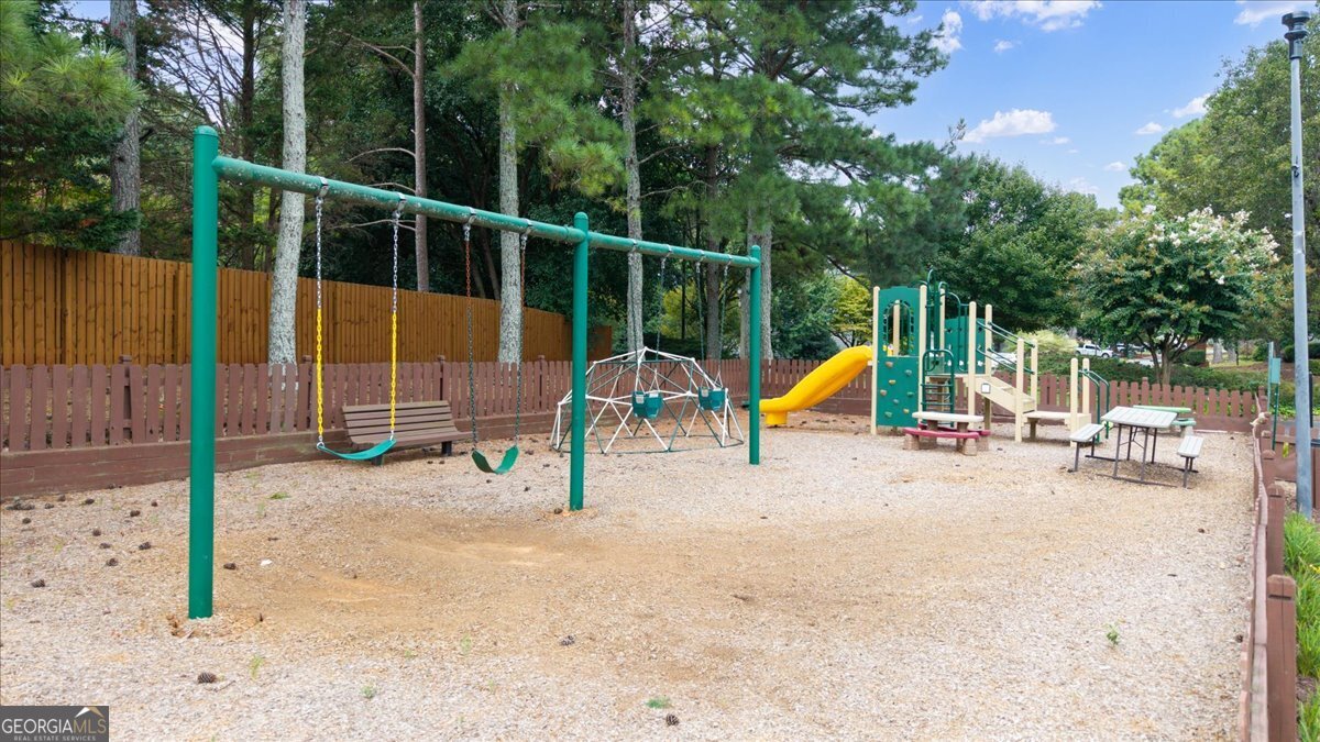 1585 Pinebreeze Drive