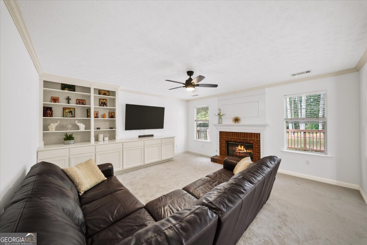 1585 Pinebreeze Drive