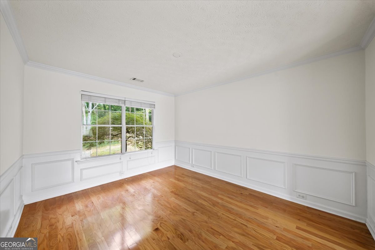 1585 Pinebreeze Drive