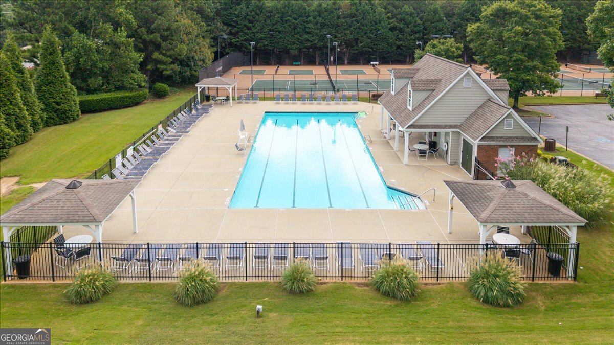 1585 Pinebreeze Drive