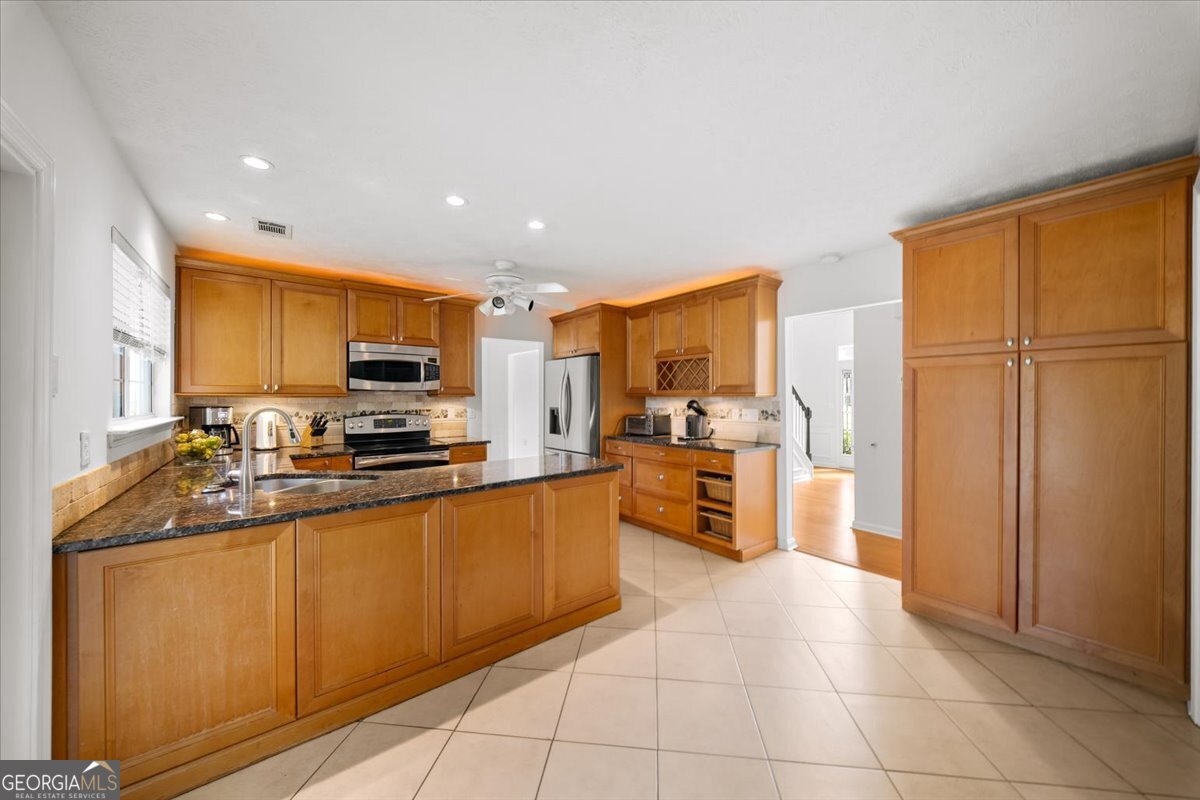 1585 Pinebreeze Drive