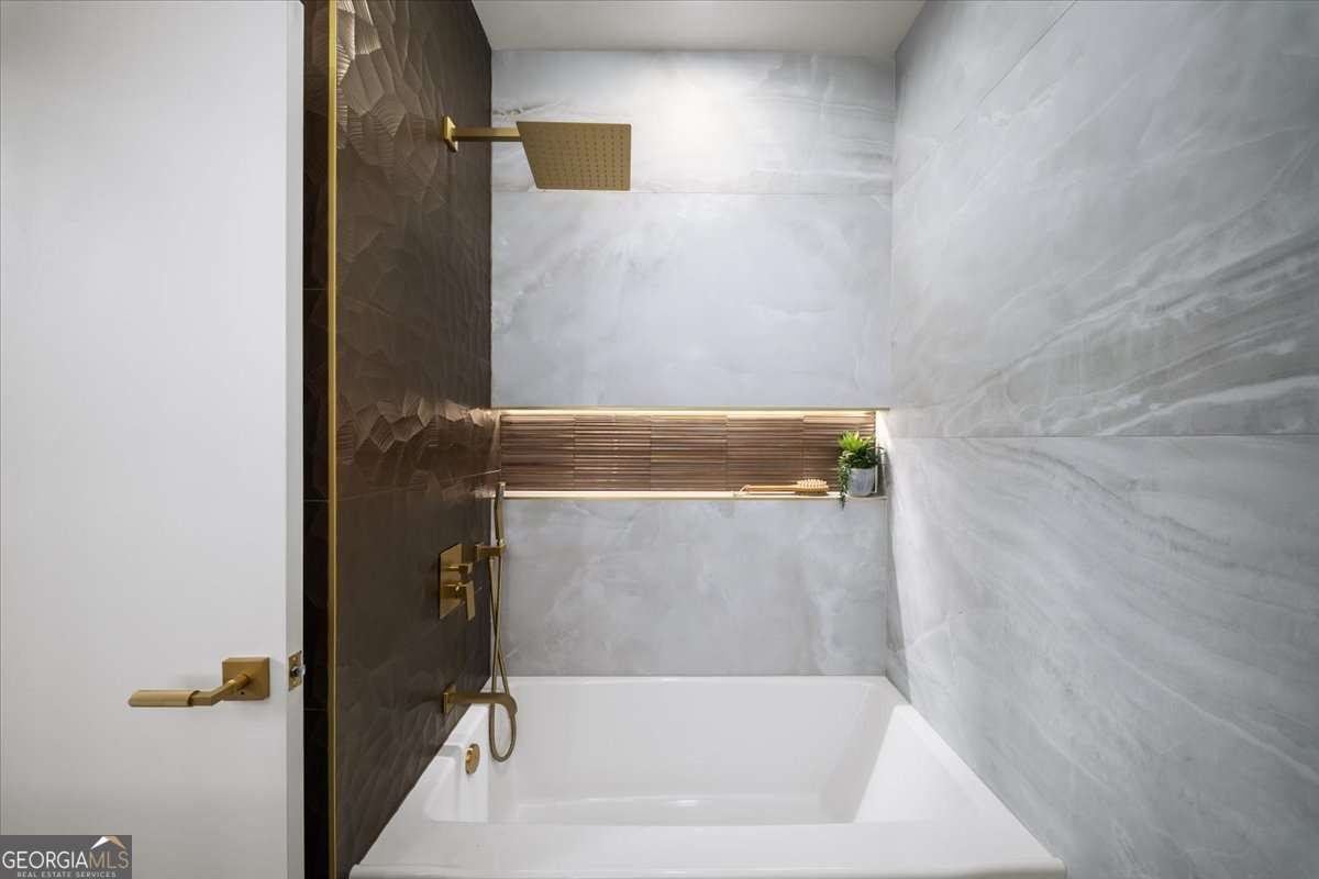 172 Racine Street SW