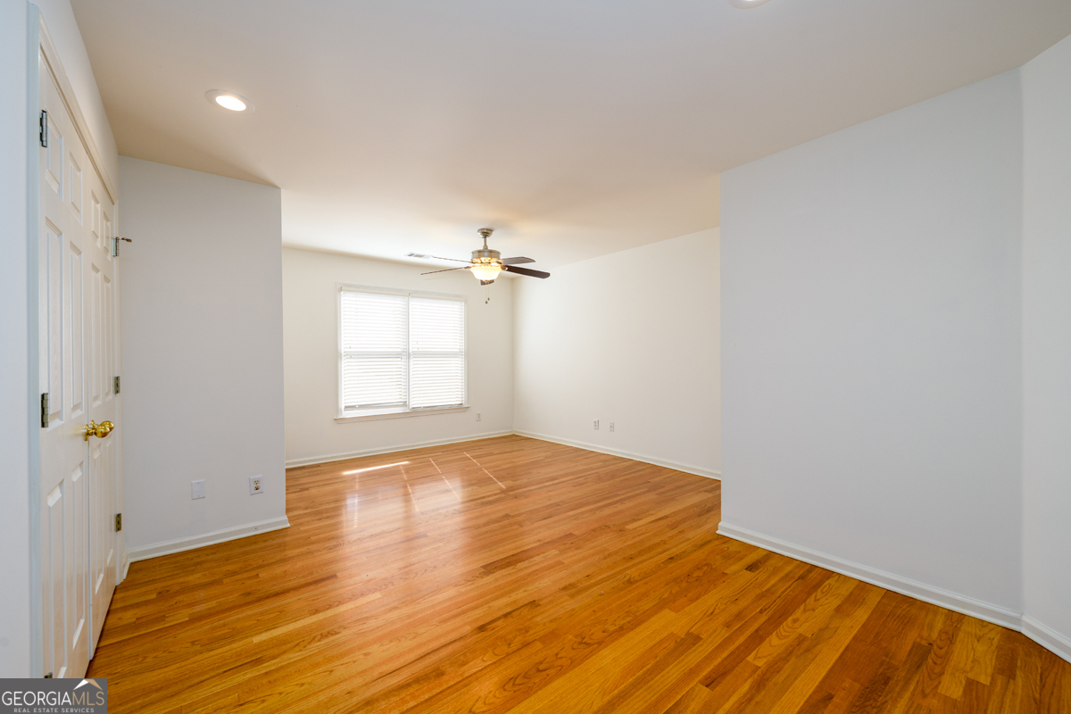 1560 Oak Park Cove