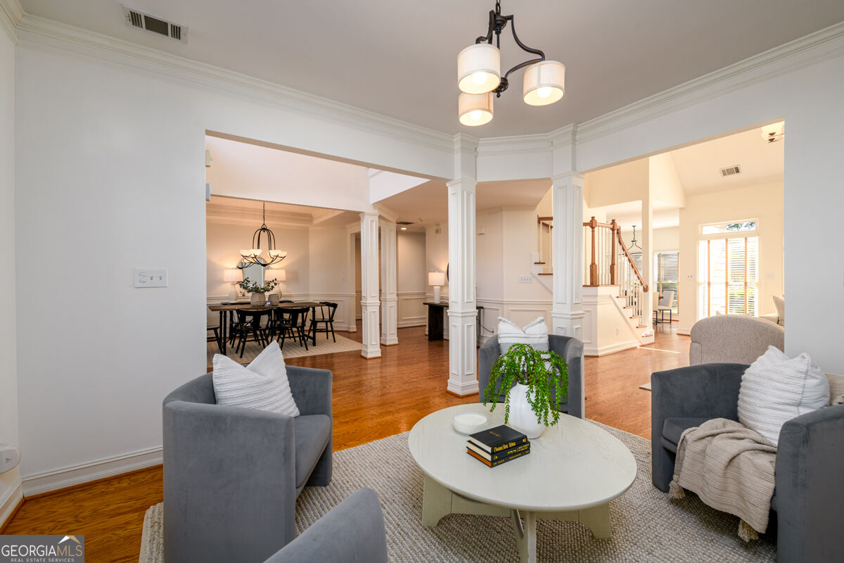 1560 Oak Park Cove