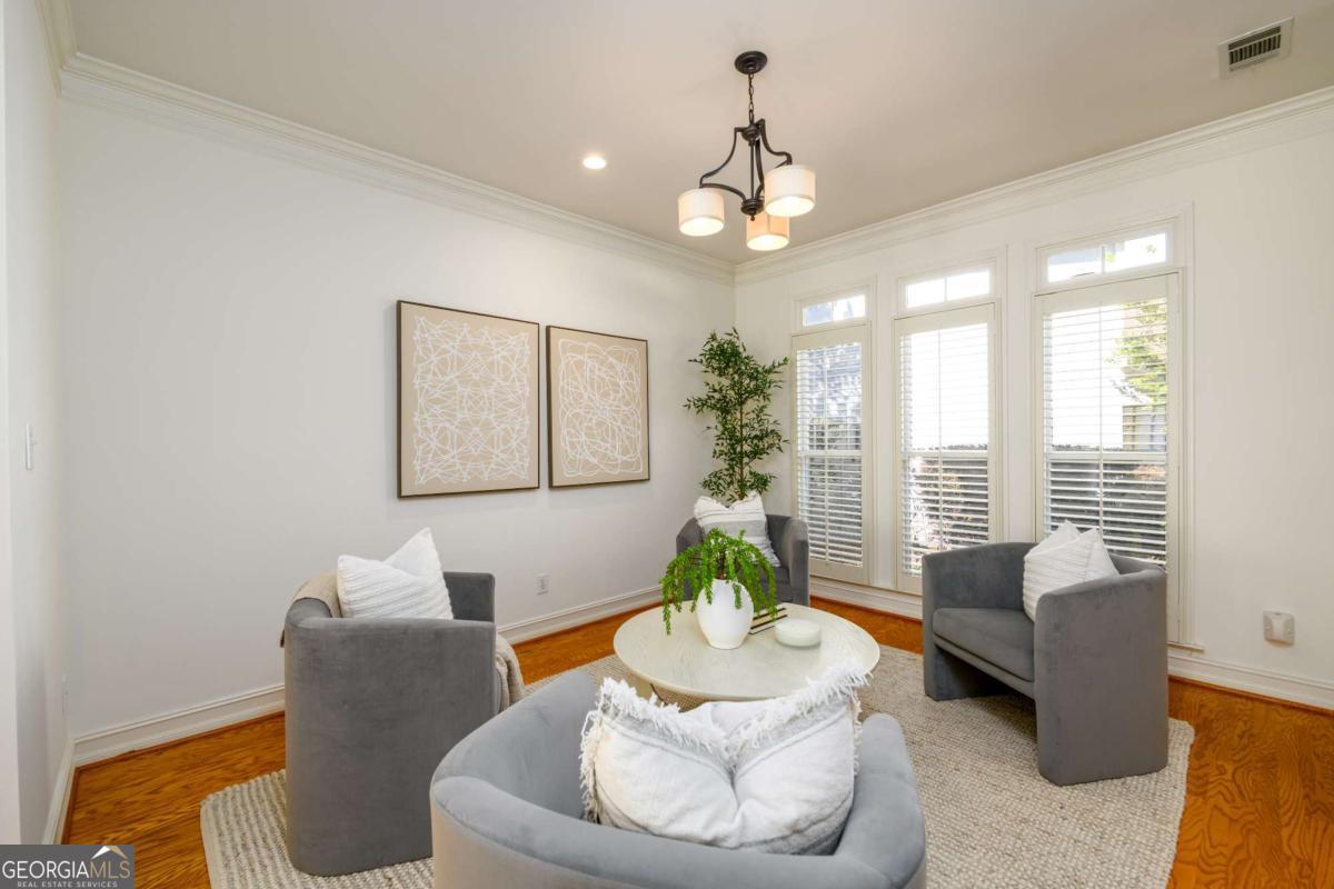 1560 Oak Park Cove