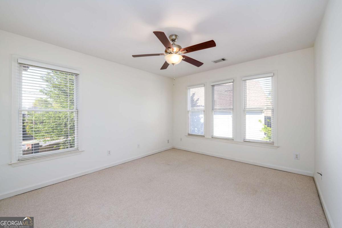 1560 Oak Park Cove