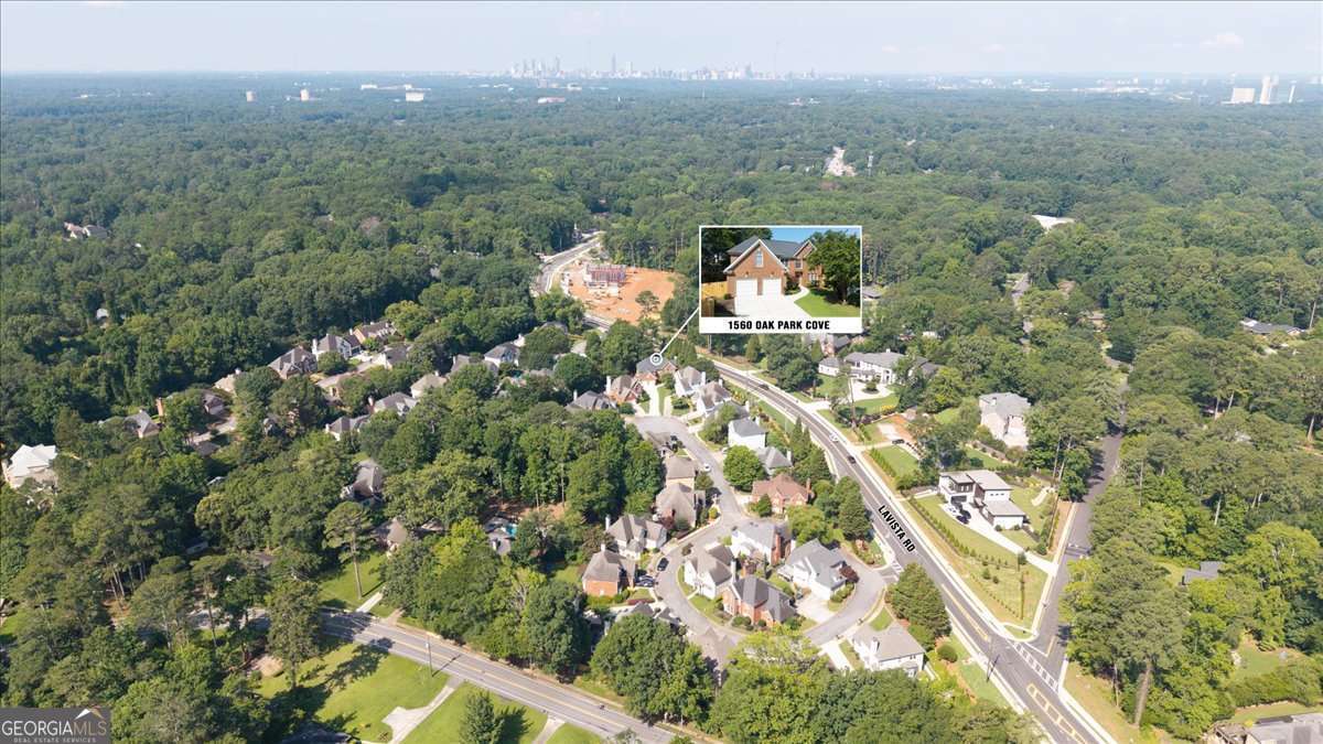 1560 Oak Park Cove