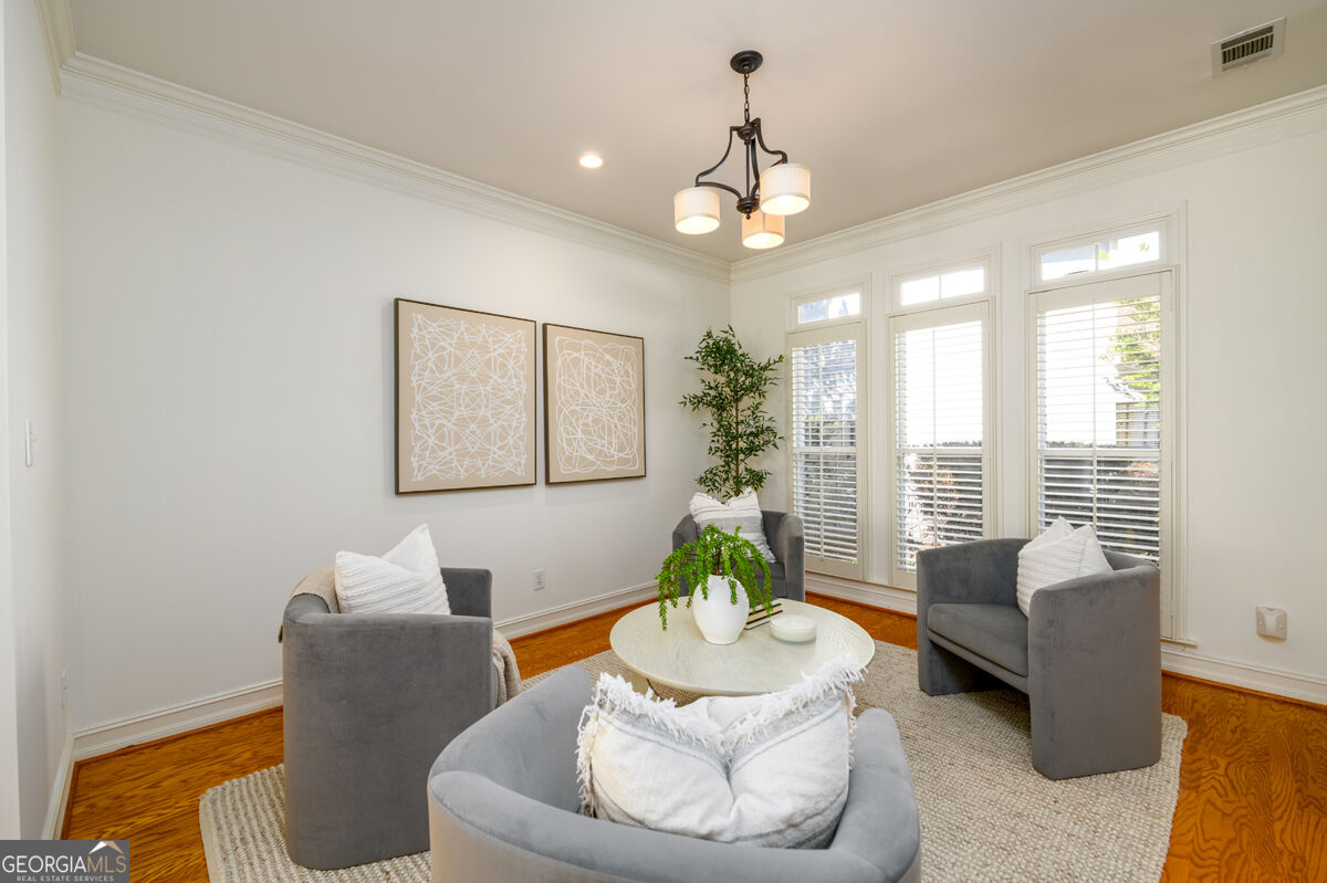 1560 Oak Park Cove