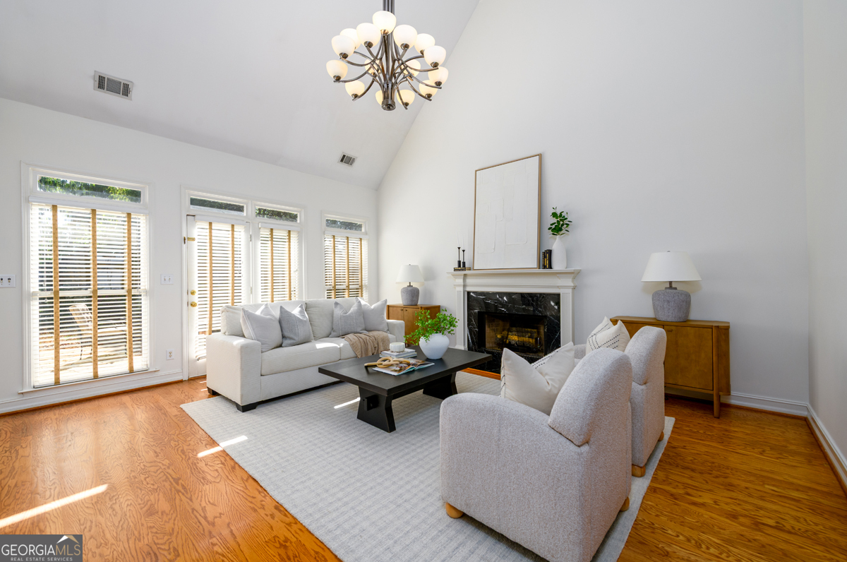 1560 Oak Park Cove