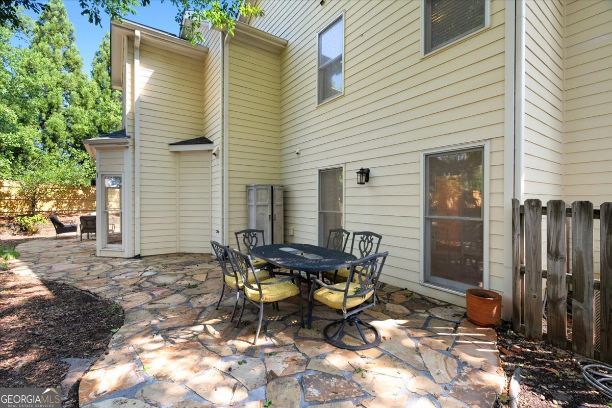 1560 Oak Park Cove