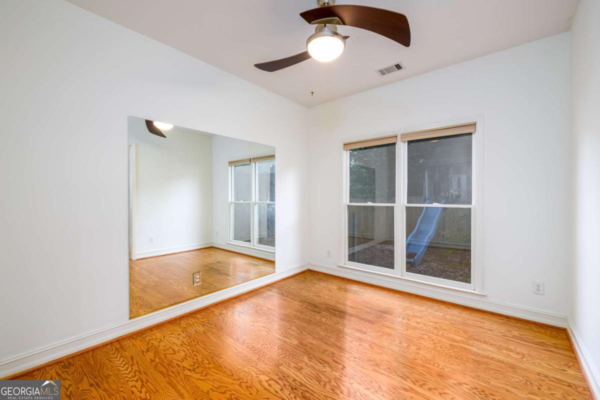1560 Oak Park Cove