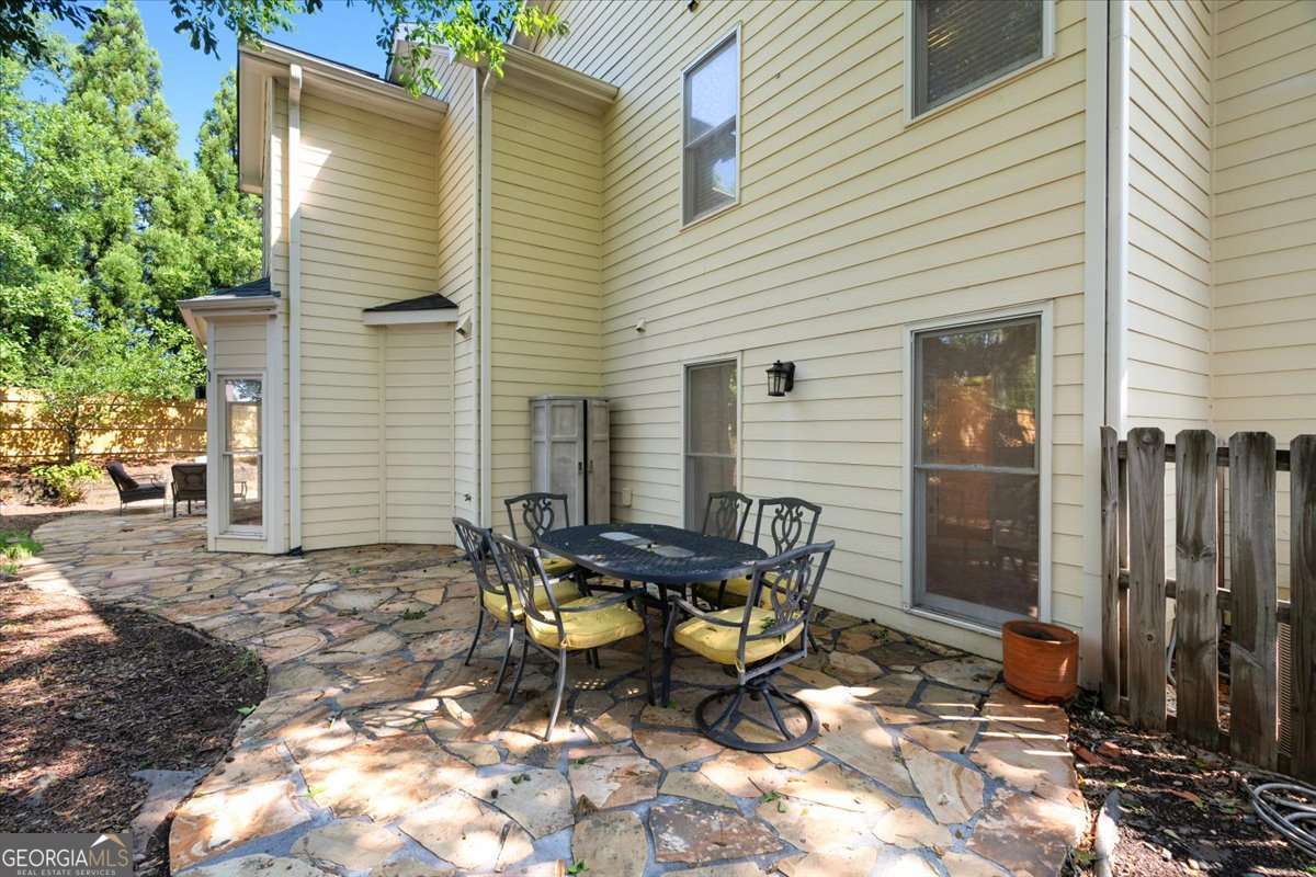 1560 Oak Park Cove