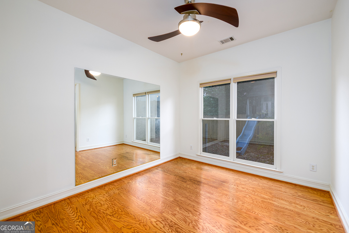 1560 Oak Park Cove