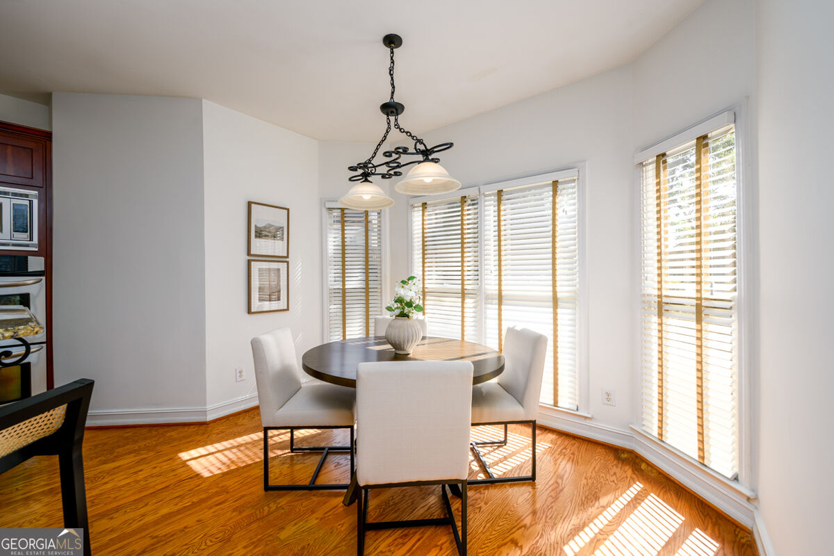 1560 Oak Park Cove