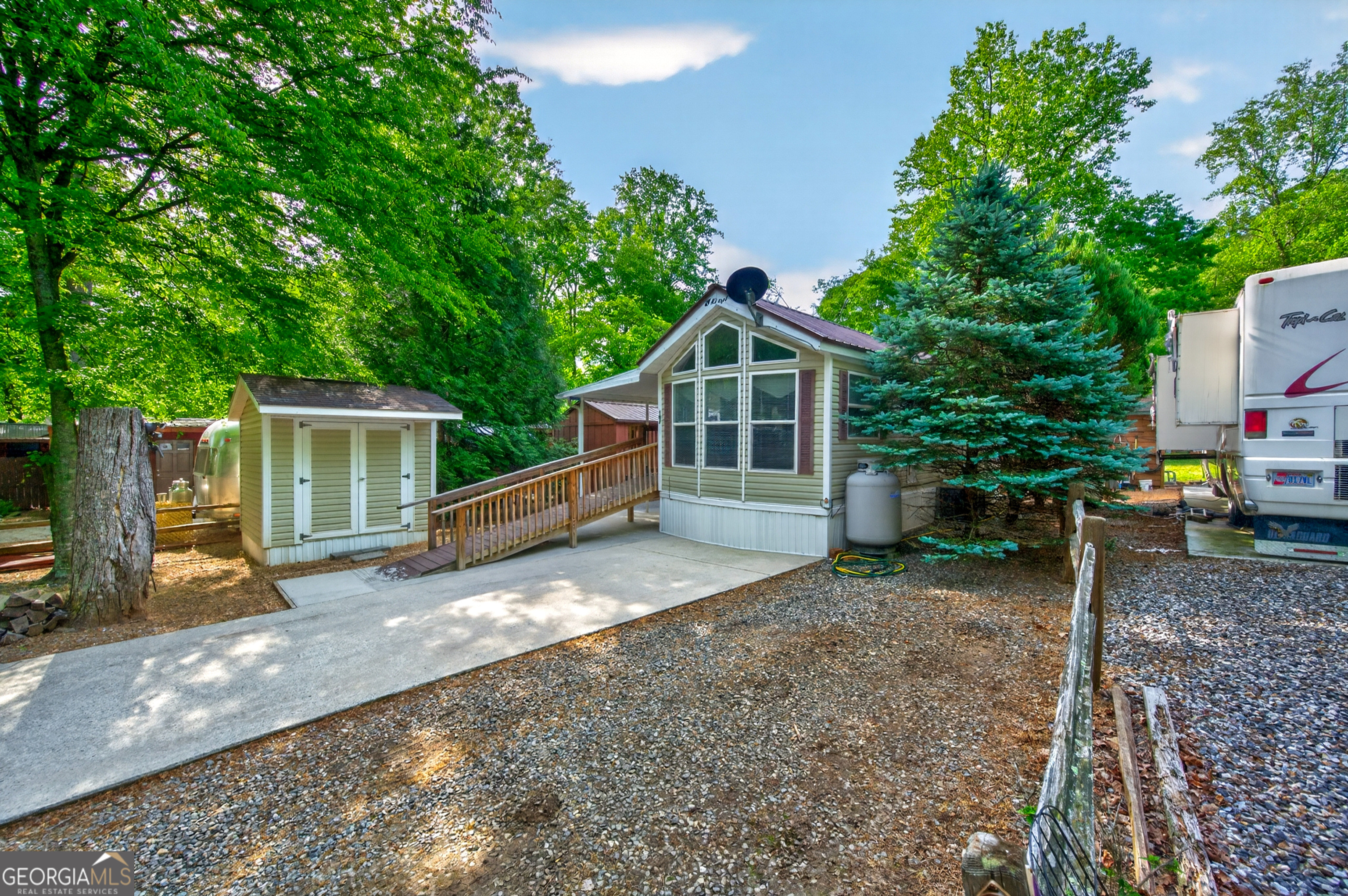 107 Riverside Place