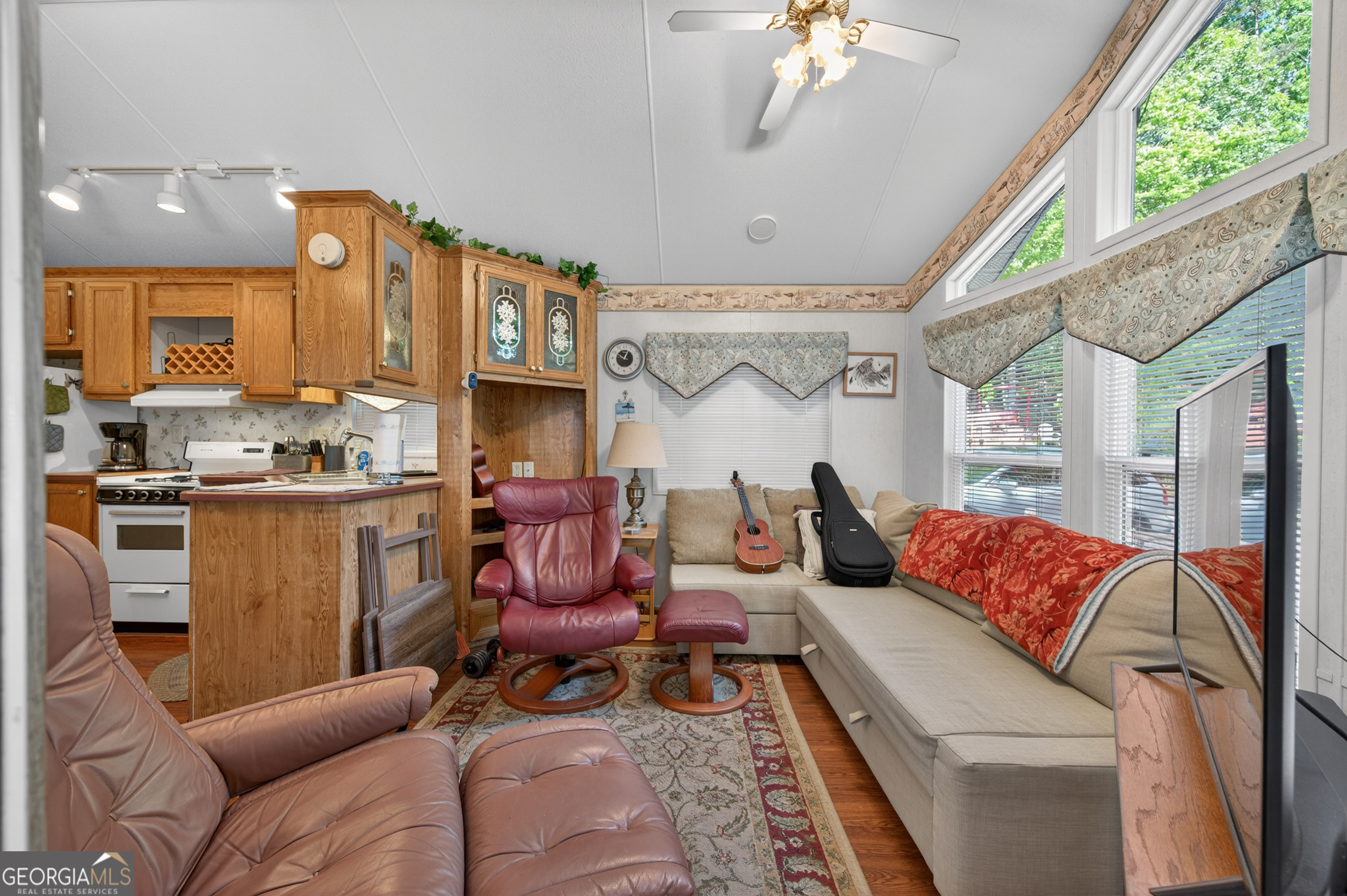 107 Riverside Place