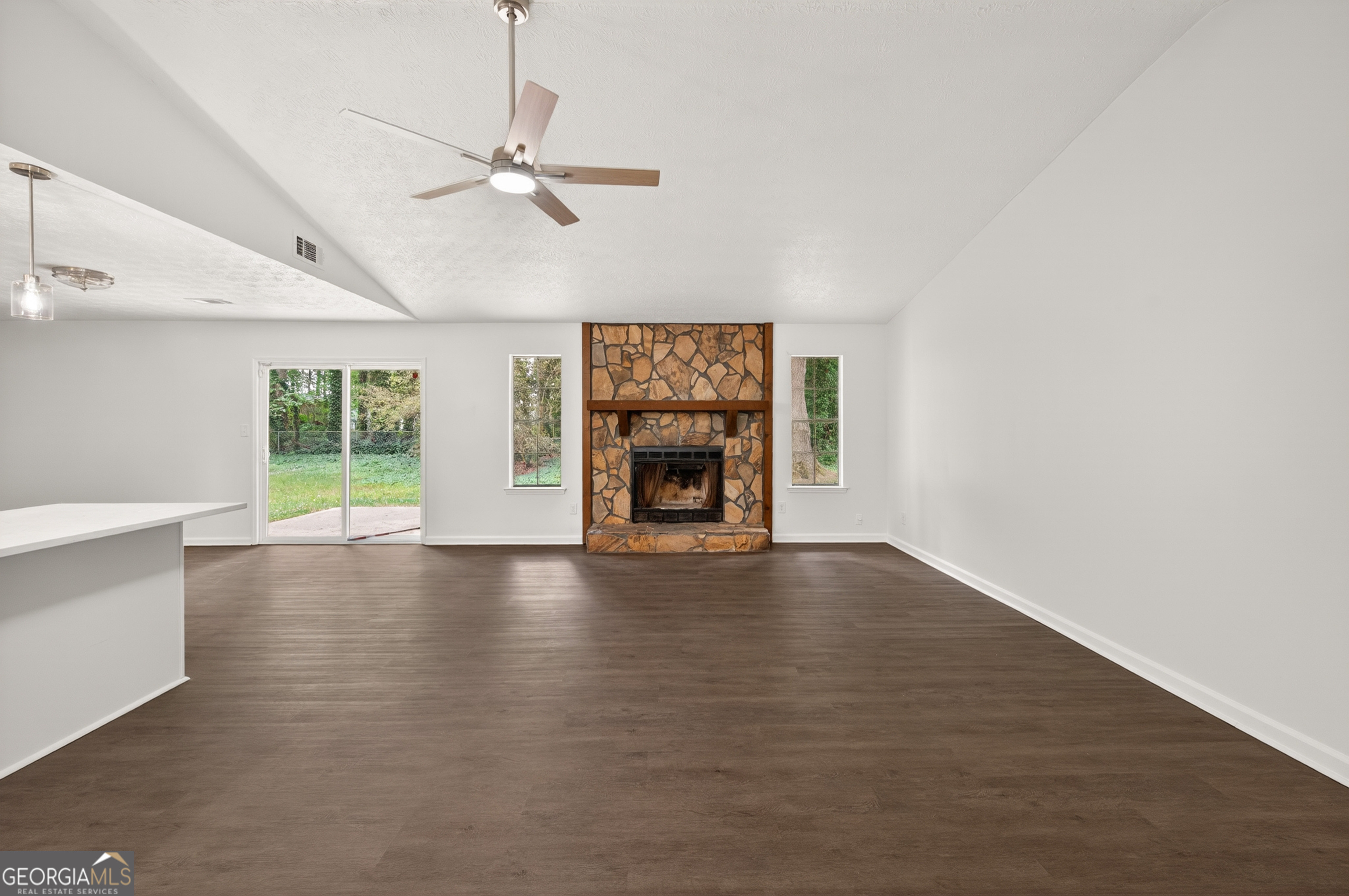 1903 Old Concord Drive SE