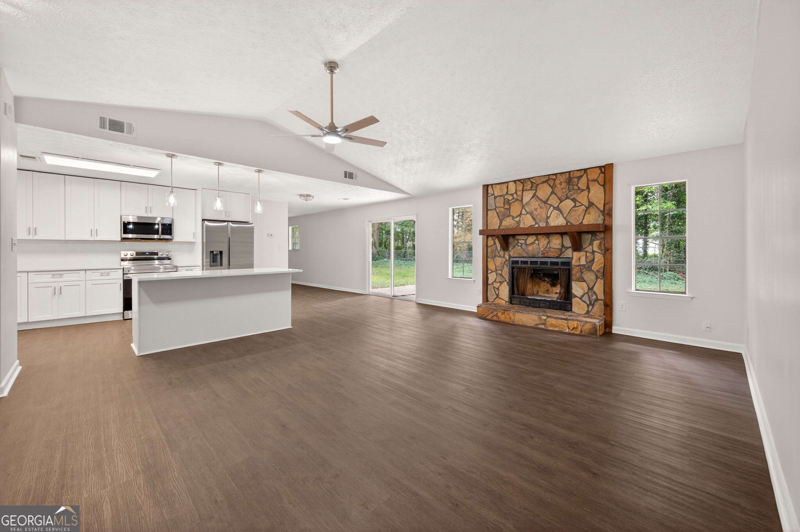 1903 Old Concord Drive SE
