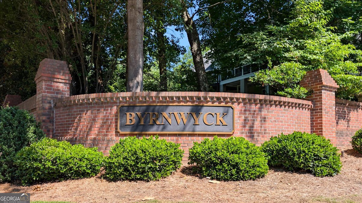 1143 Byrnwyck Road NE