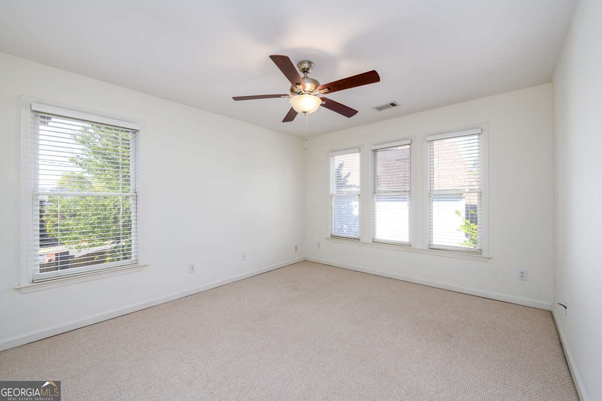 1560 Oak Park Cove
