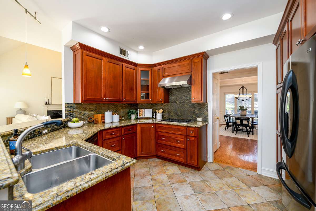 1560 Oak Park Cove