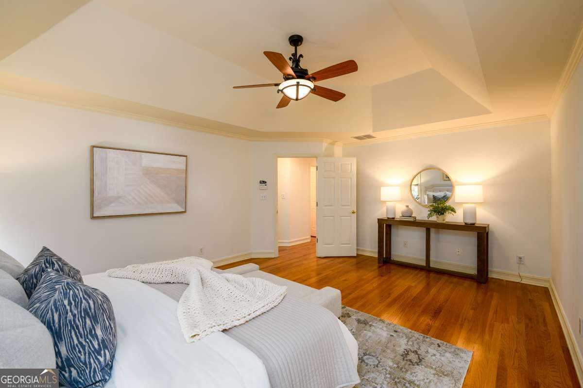 1560 Oak Park Cove