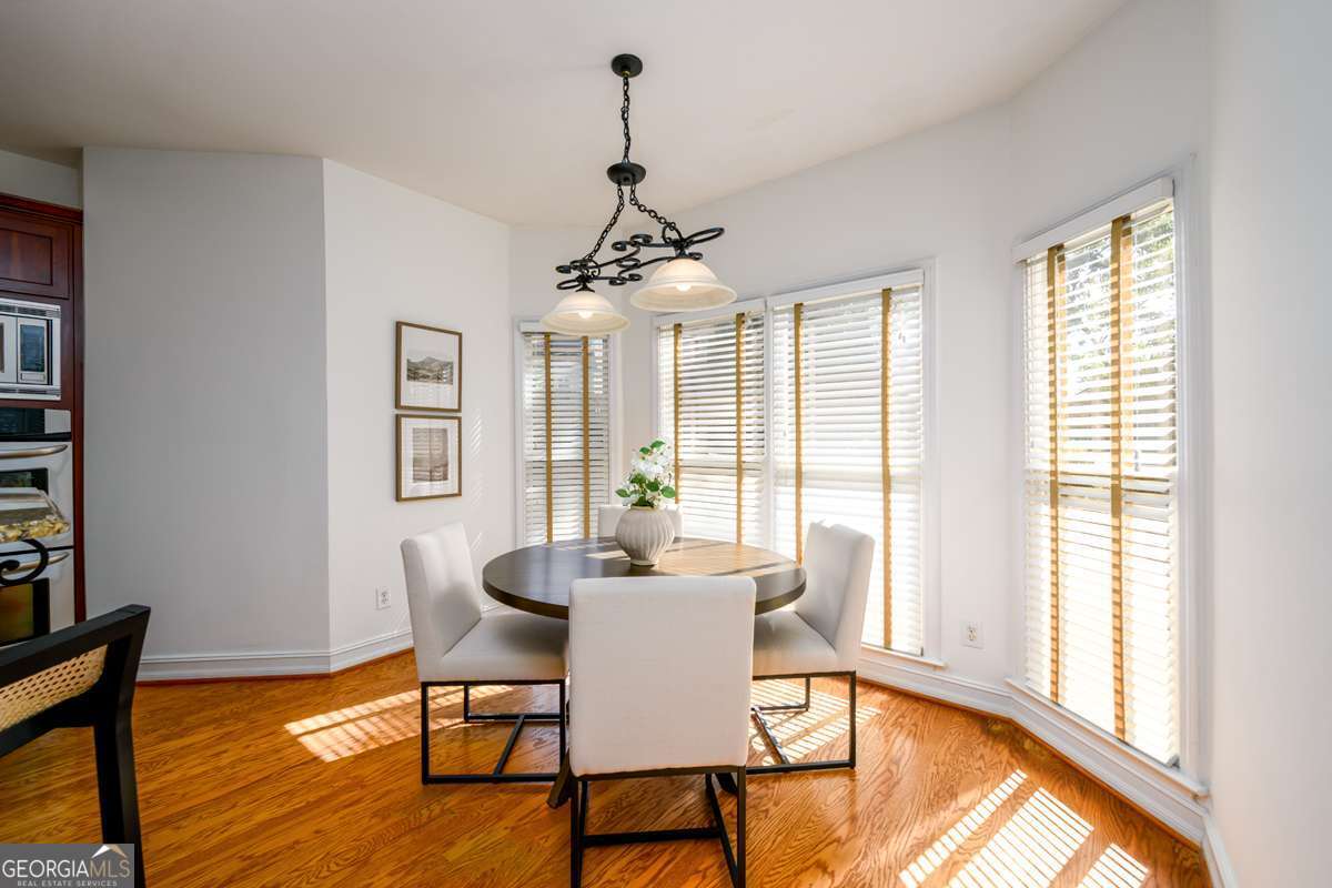 1560 Oak Park Cove