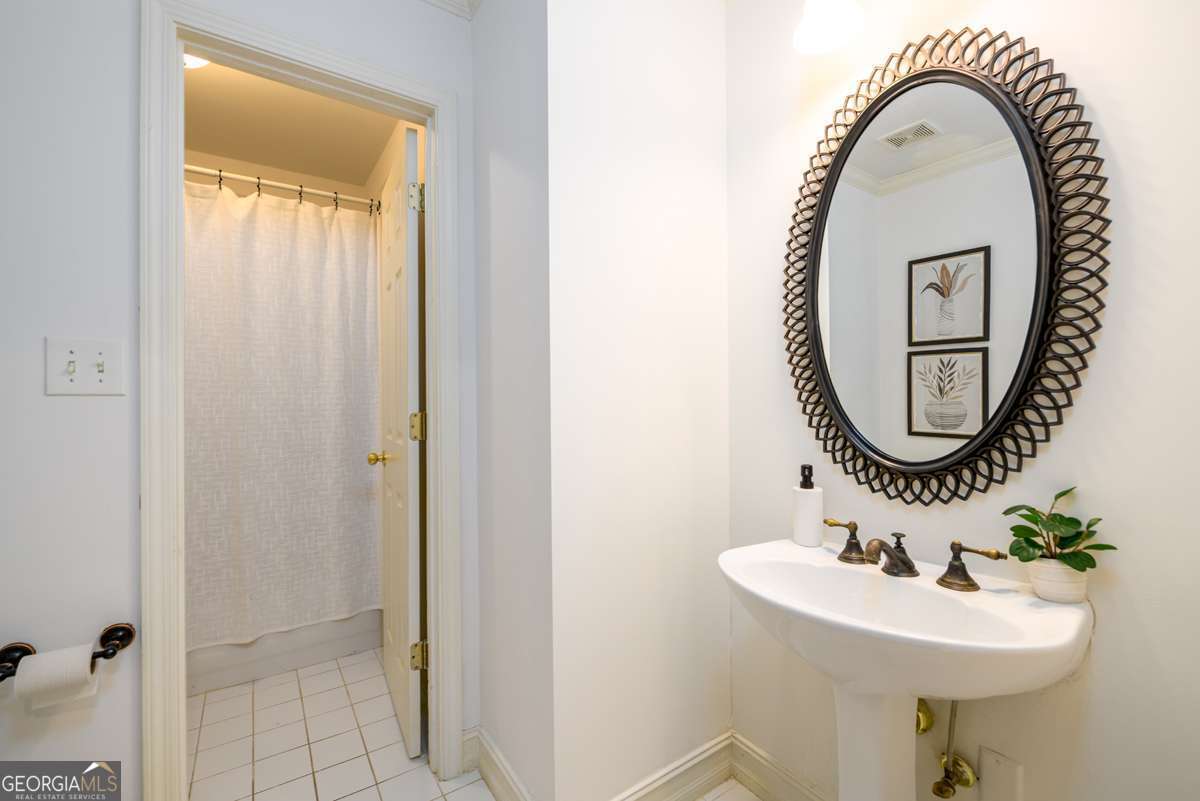 1560 Oak Park Cove