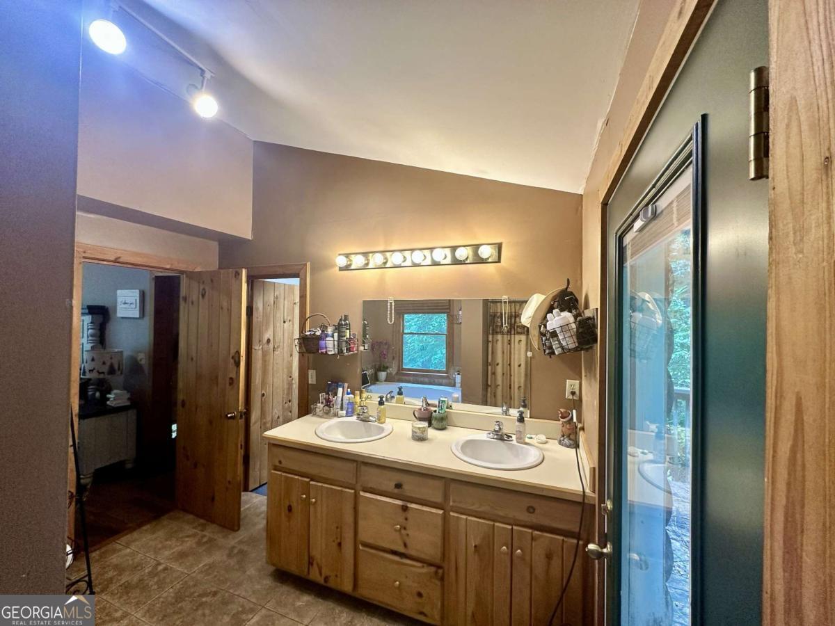 349 Whitewater Trail