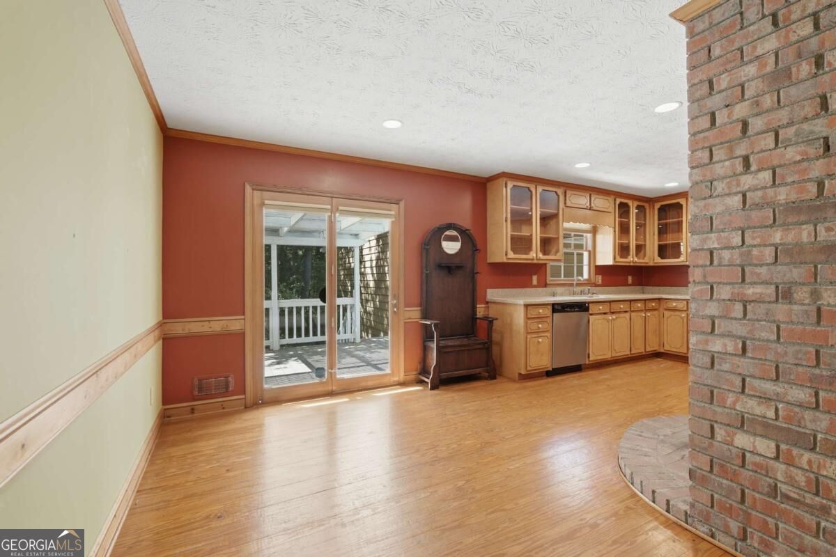 724 Clarke Trail