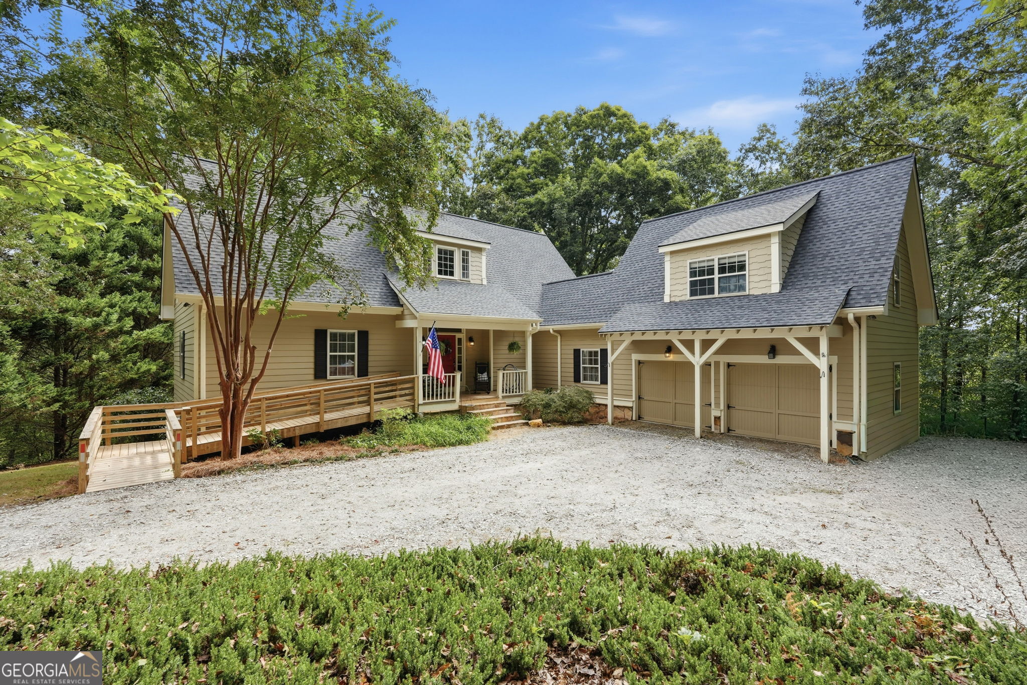 907 Rainbow Circle