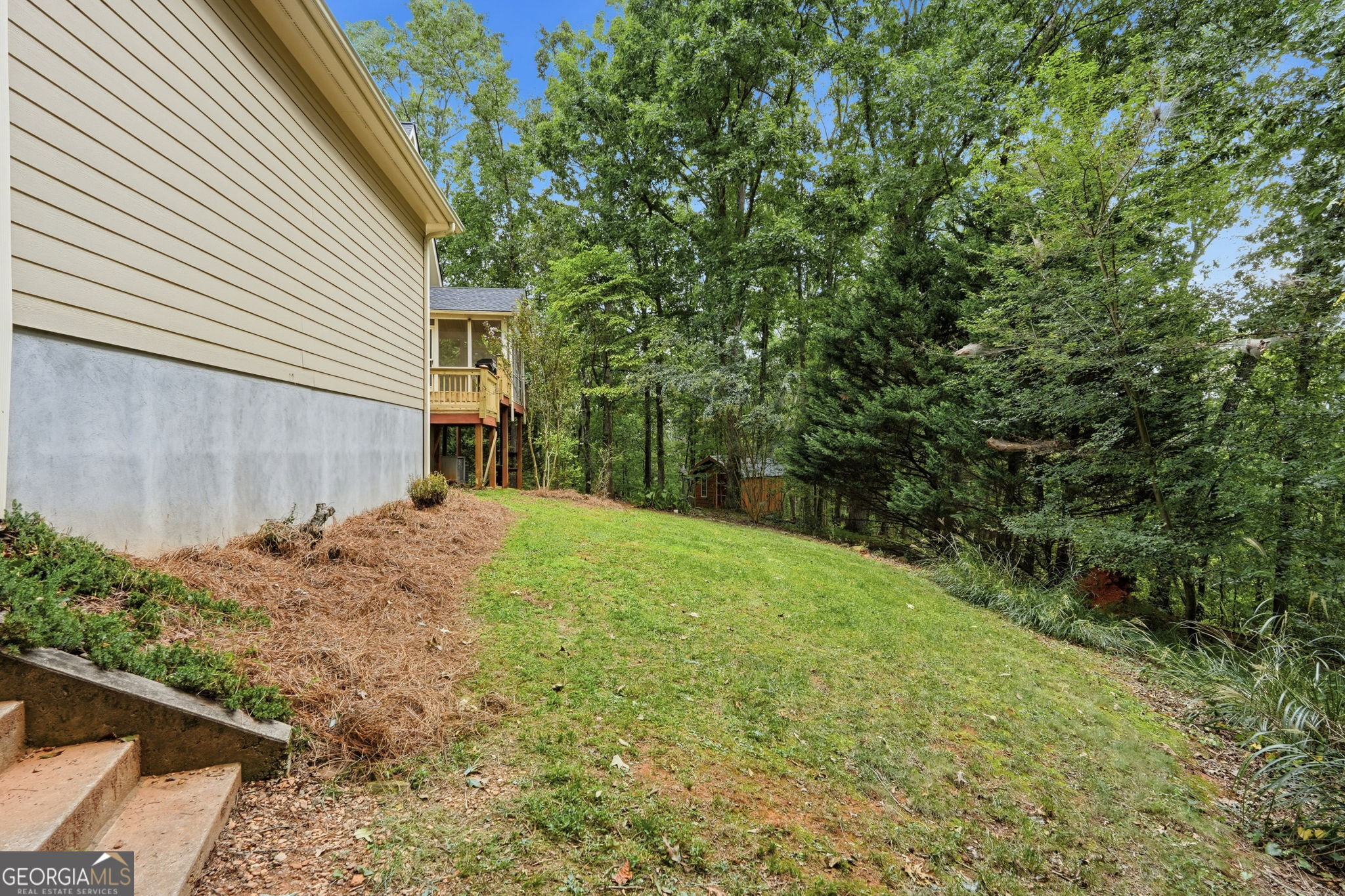 907 Rainbow Circle