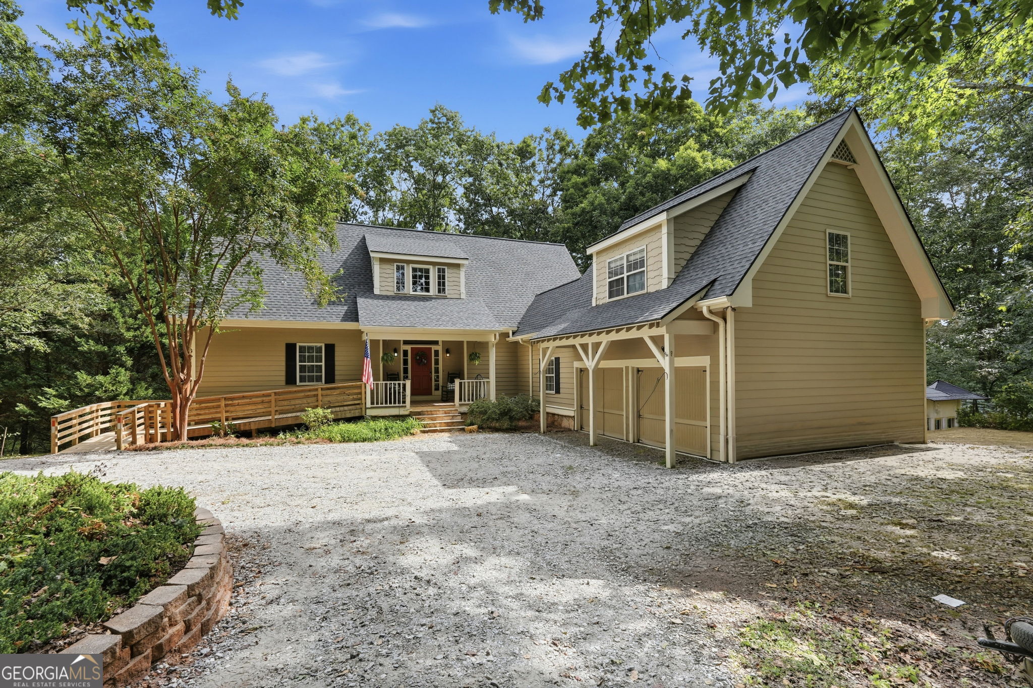 907 Rainbow Circle