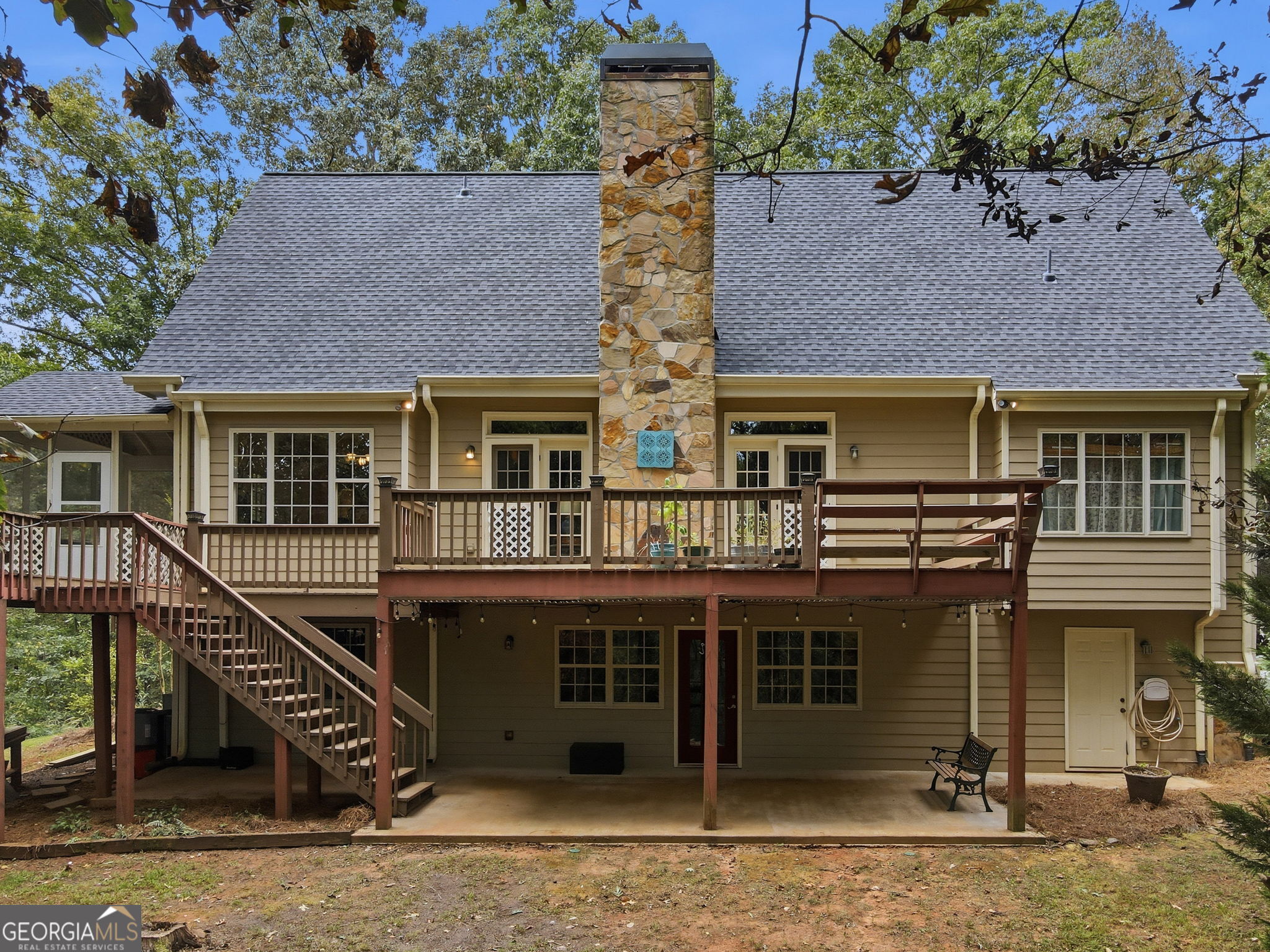 907 Rainbow Circle