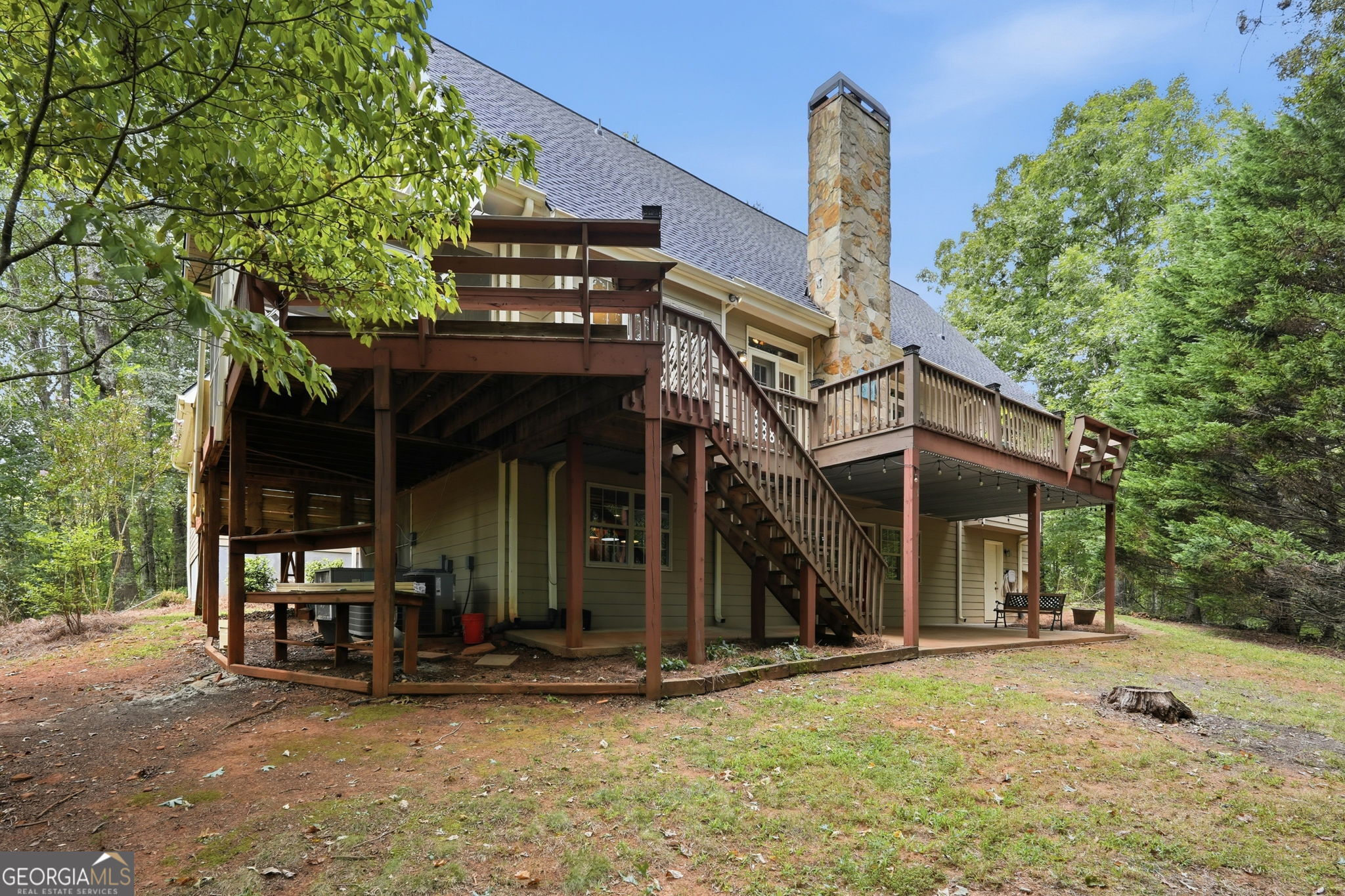 907 Rainbow Circle